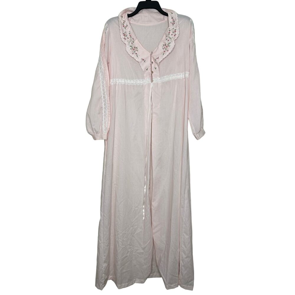 Gilead Vintage Made in USA Robe Size Medium Lace and floral embroidery